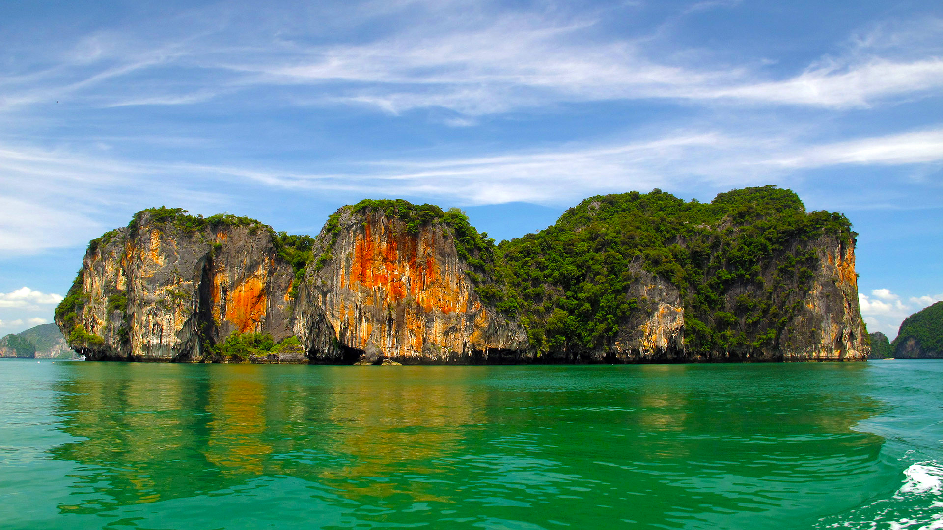 Thailanda: insule, sucuri naturale și red snyper